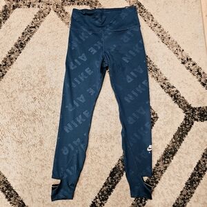 NWT Nike Leggings